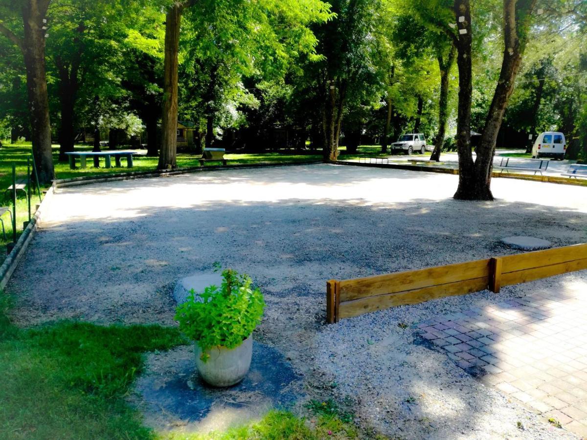Bourg-Saint-Andéol Camping Du Lion מראה חיצוני תמונה