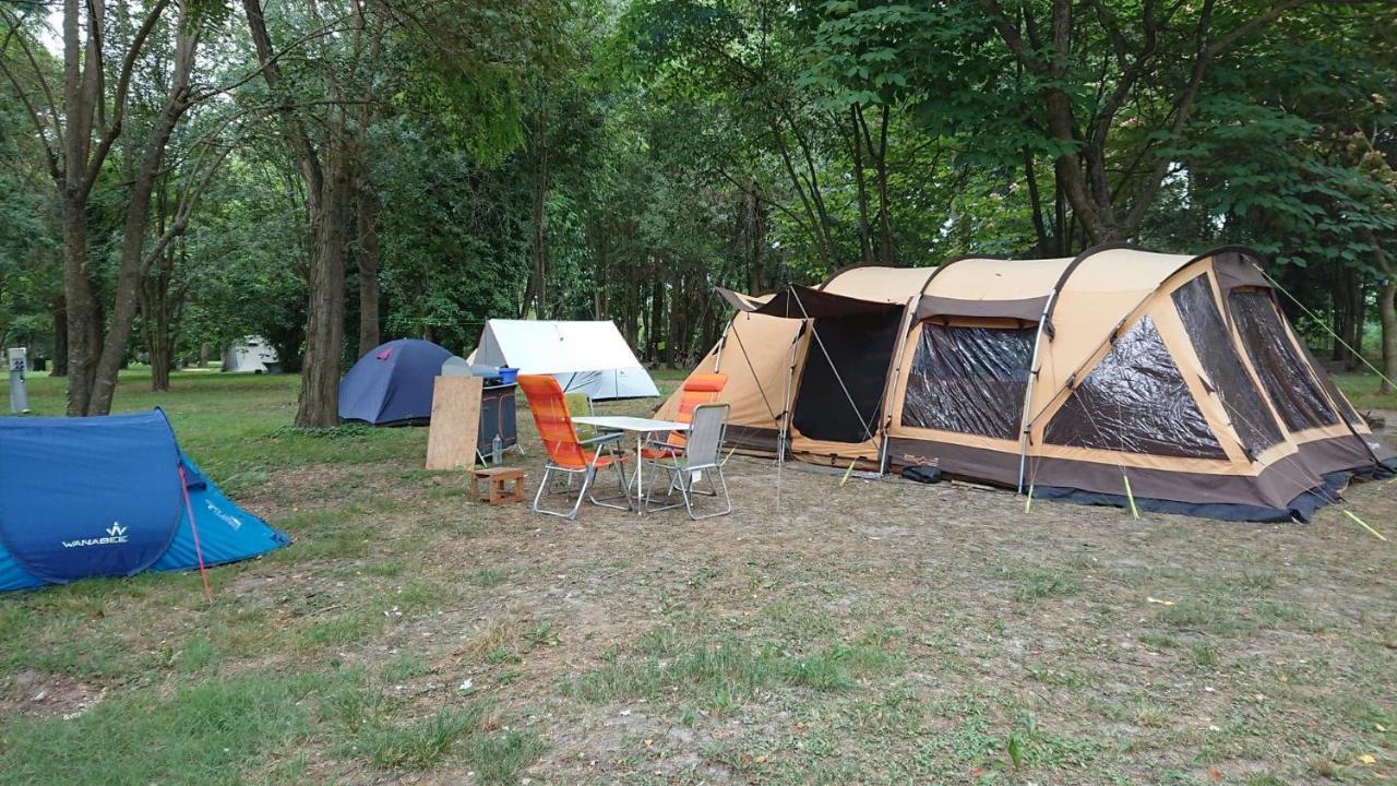 Bourg-Saint-Andéol Camping Du Lion מראה חיצוני תמונה